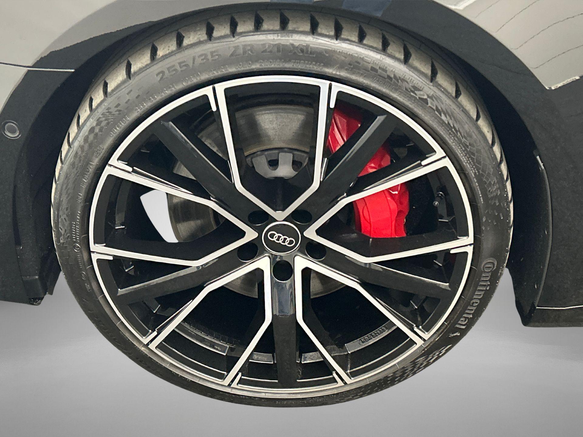 Velgen, gegoten lichtmetaal 8,5J x 20 "5-dubbelspaak-V"-design, Audi Sport, granietgrijs