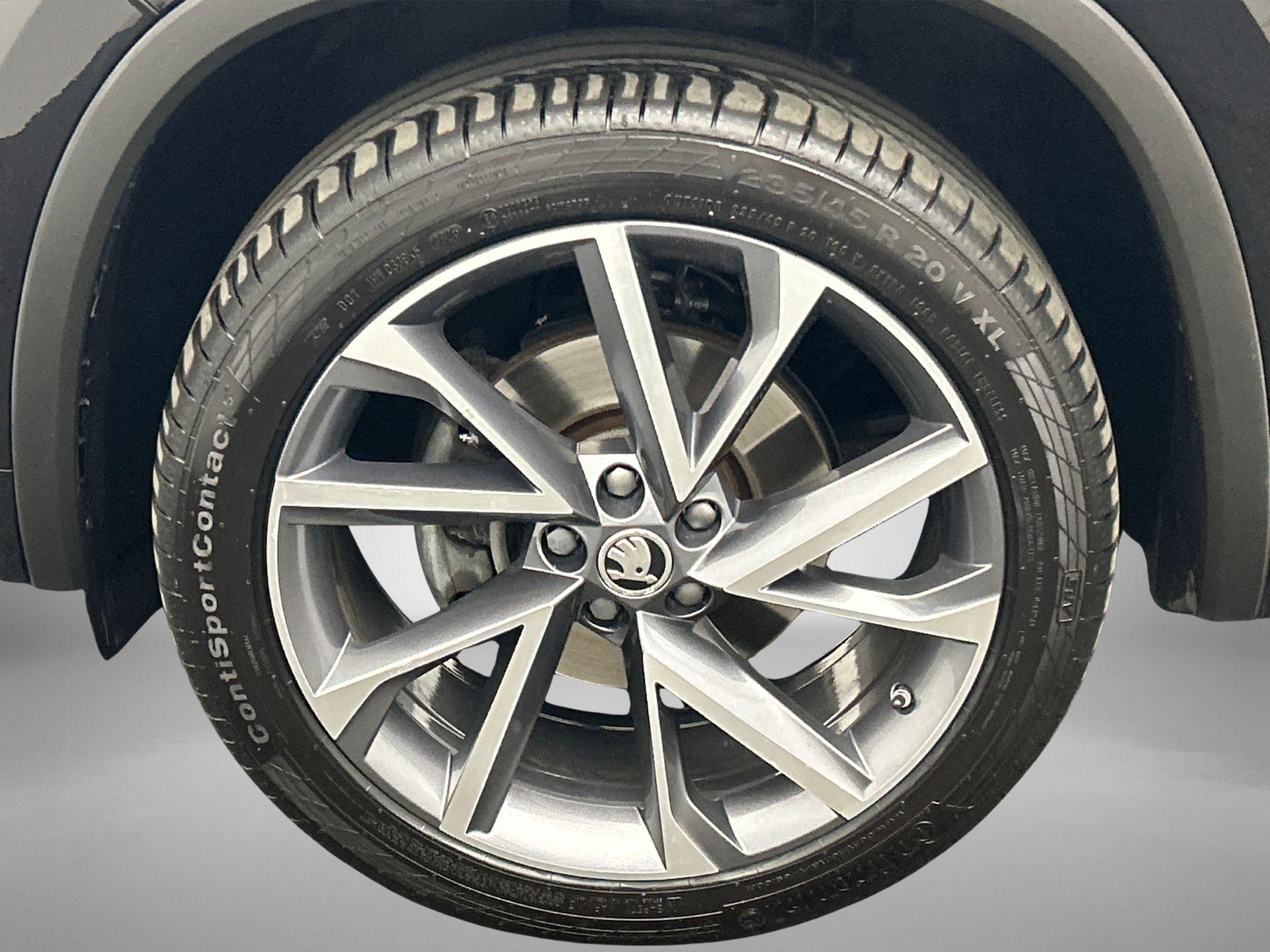 Lichtmetalen velgen 20" Vega antraciet polished