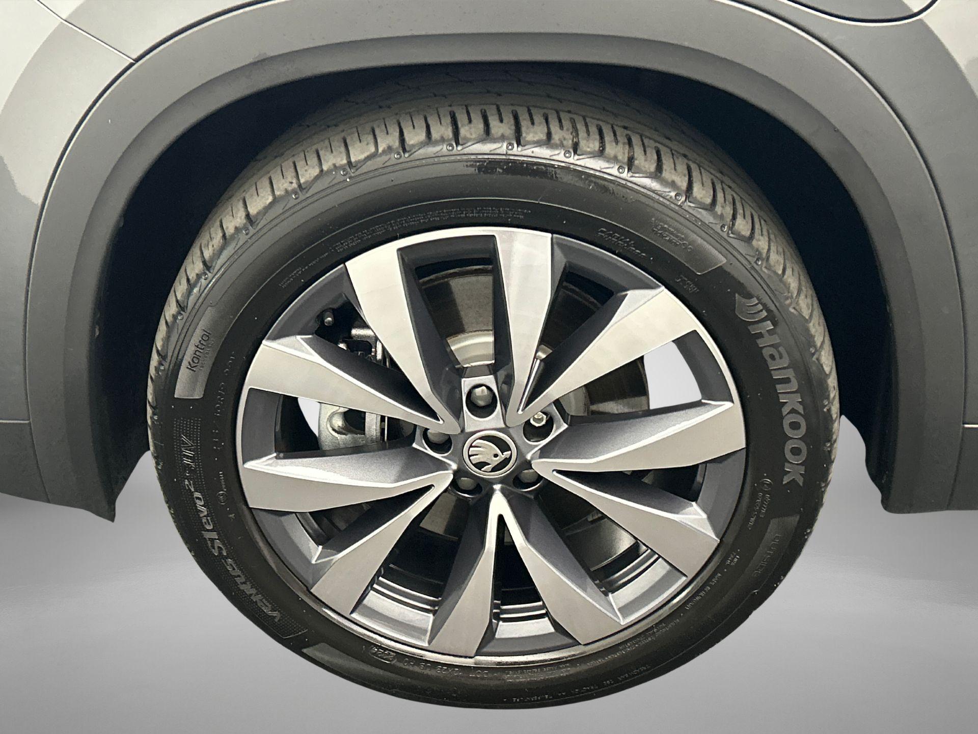 19" lichtmetalen velgen Lefka aero, zilver met banden 235/50 R19