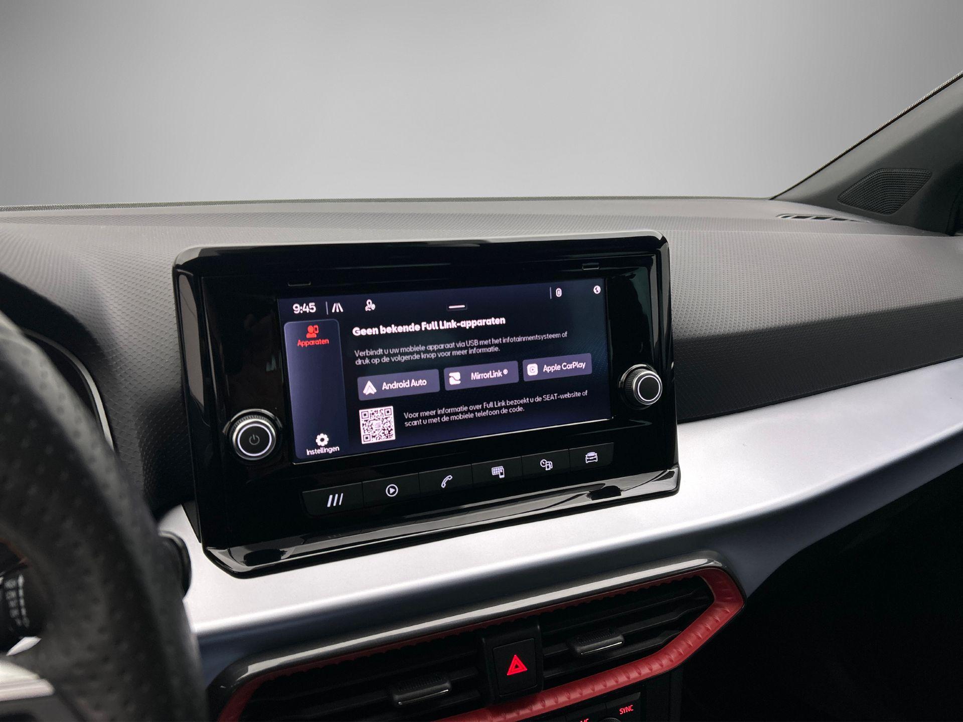 Apple CarPlay™, Android Auto™