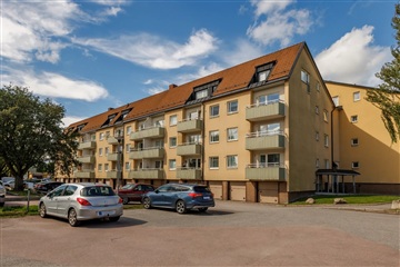 Bild 1. Lägenhet, Snevringevägen, Hallstahammar 