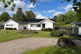Photo 1. House, Gnejsvägen, Frufällan 