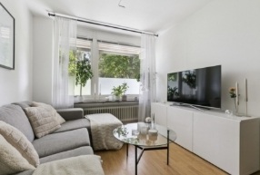 Photo 1. Room, loftvägen, Skogås 