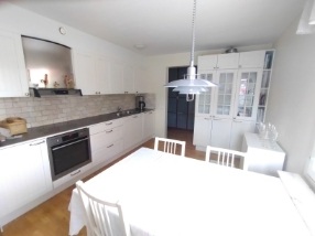 Bild 1. Lägenhet, Svedjevägen, Upplands Väsby 