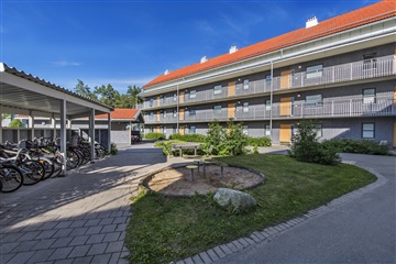 Bild 1. Lägenhet, Blomstervägen, Steningehöjden 