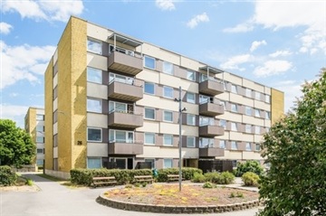 Bild 1. Lägenhet, Skäggetorps Centrum, Linköping 