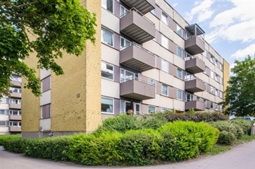 Bild 1. Lägenhet, Skäggetorps Centrum, Linköping 