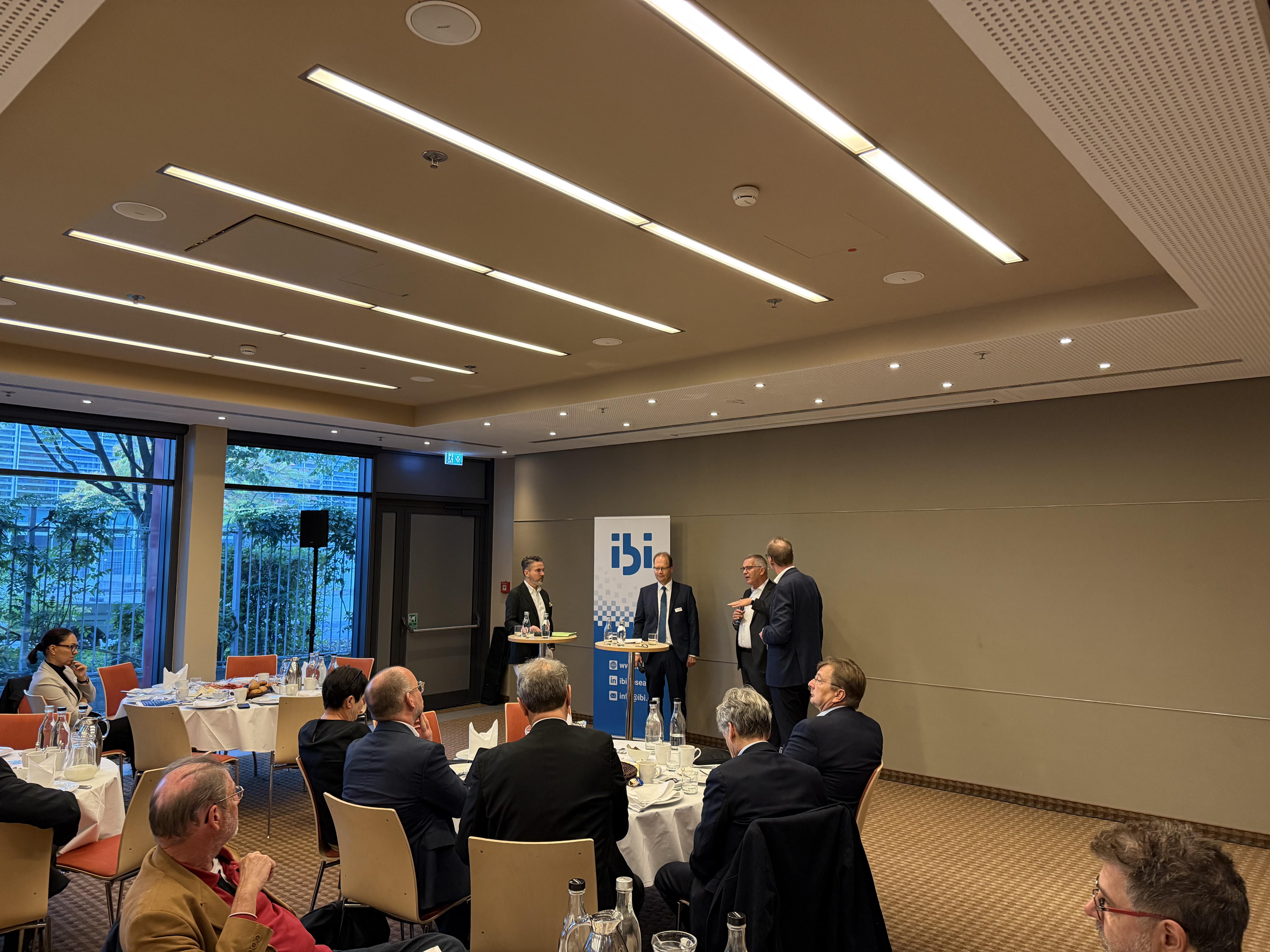 https://s3.eu-central-1.amazonaws.com/ibi-assets/content/ibi_fruehstueck-(4).jpeg