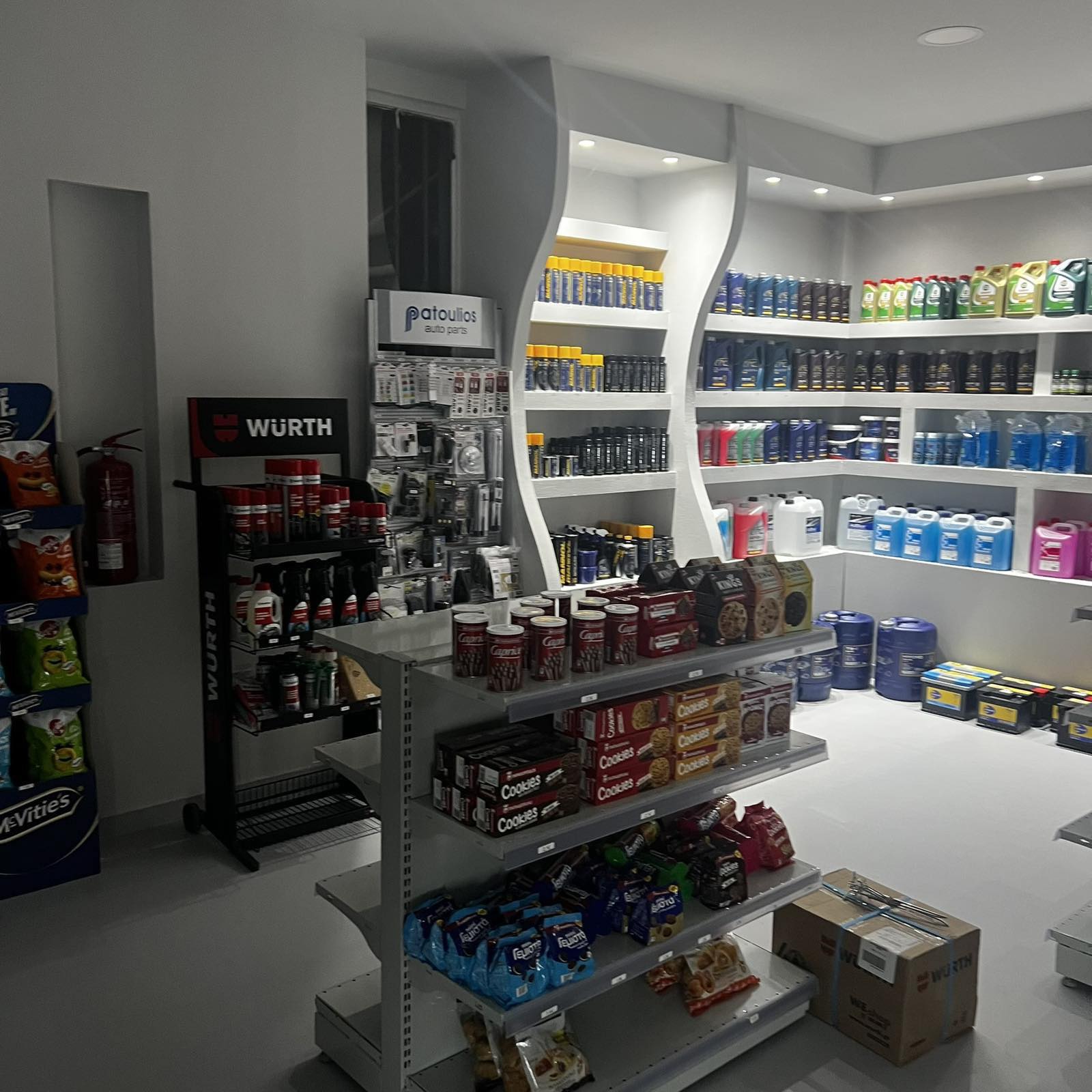 Igglezakis Revoil Store Inside