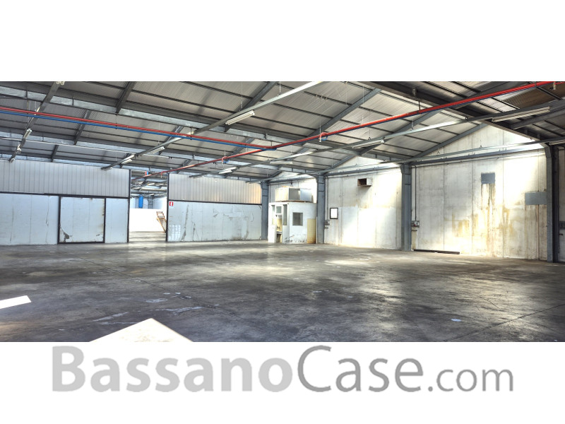 AMPIO SPAZIO ARTIGIANALE DI 1200 MQ - Foto 3 di 3