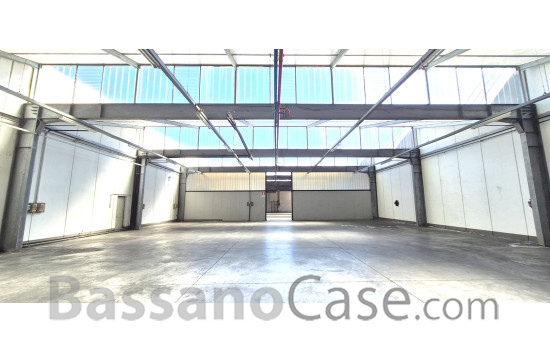 AMPIO SPAZIO ARTIGIANALE DI 1200 MQ - Foto 0 di 3