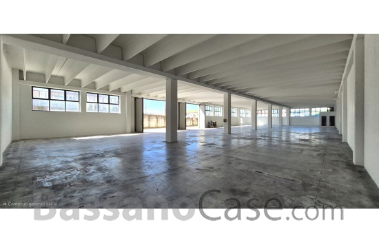 AMPIO SPAZIO ARTIGIANALE DI 950 MQ - Foto 0 di 5