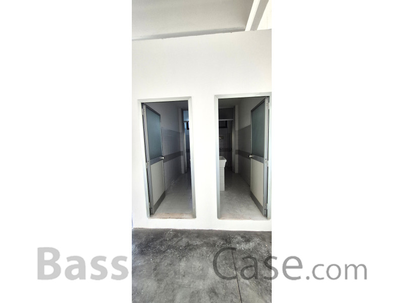 AMPIO SPAZIO ARTIGIANALE DI 950 MQ - Foto 4 di 5