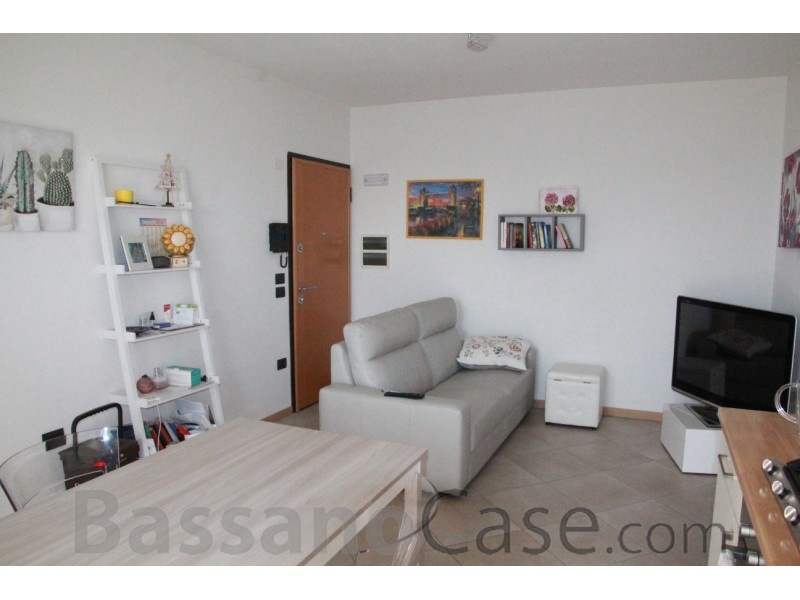 APPARTAMENTO BICAMERE ARREDATO DI CUCINA IN AFFITTO A ROMANO D'EZZELINO - Foto 1 di 5