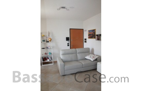 APPARTAMENTO BICAMERE ARREDATO DI CUCINA IN AFFITTO A ROMANO D'EZZELINO - Foto 2 di 5