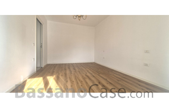 APPARTAMENTO BICAMERE CON TERRAZZO ABITABILE IN VENDITA A BASSANO DEL GRAPPA - Foto 8 di 13