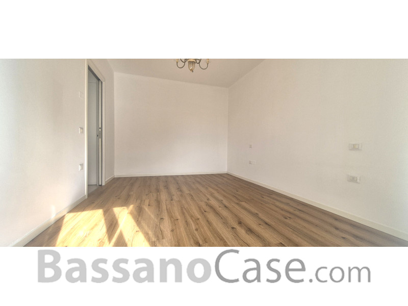 APPARTAMENTO BICAMERE CON TERRAZZO ABITABILE IN VENDITA A BASSANO DEL GRAPPA - Foto 8 di 13