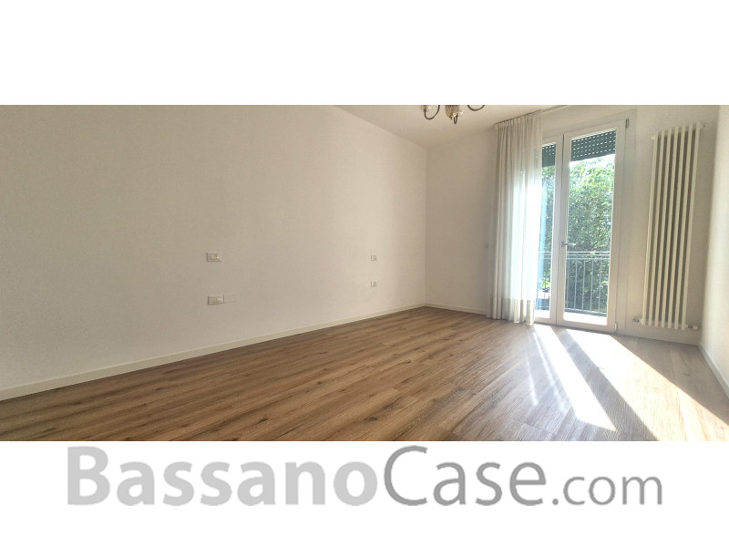APPARTAMENTO BICAMERE CON TERRAZZO ABITABILE IN VENDITA A BASSANO DEL GRAPPA - Foto 9 di 13