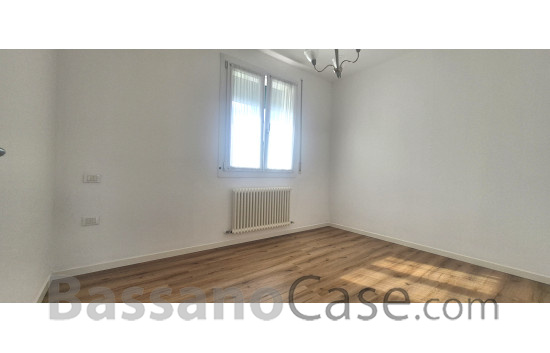APPARTAMENTO BICAMERE CON TERRAZZO ABITABILE IN VENDITA A BASSANO DEL GRAPPA - Foto 10 di 13