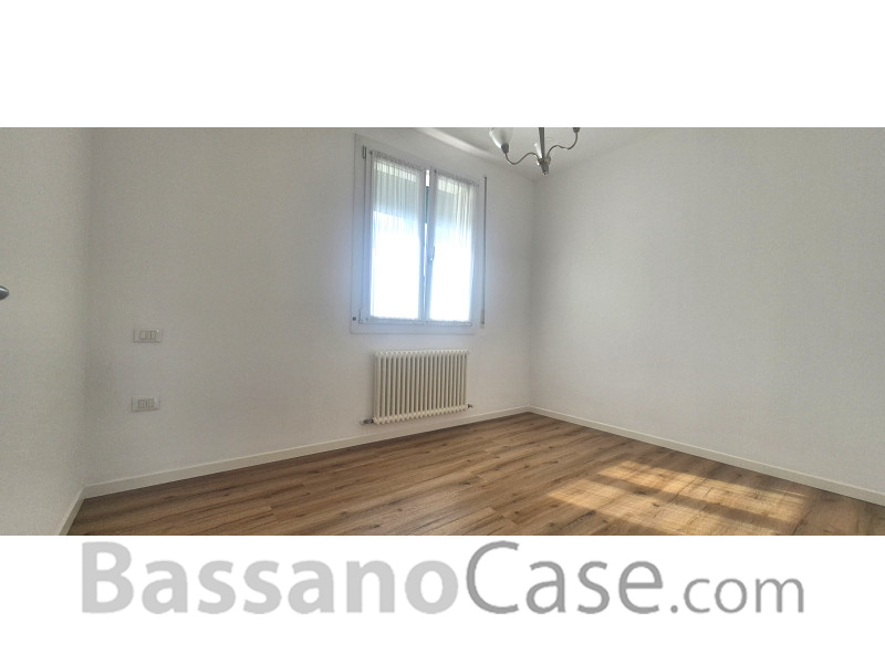 APPARTAMENTO BICAMERE CON TERRAZZO ABITABILE IN VENDITA A BASSANO DEL GRAPPA - Foto 10 di 13