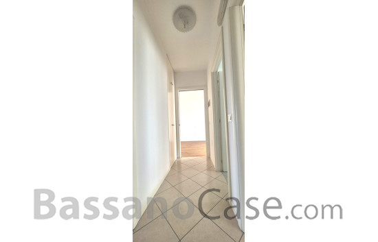 APPARTAMENTO BICAMERE CON TERRAZZO ABITABILE IN VENDITA A BASSANO DEL GRAPPA - Foto 6 di 13