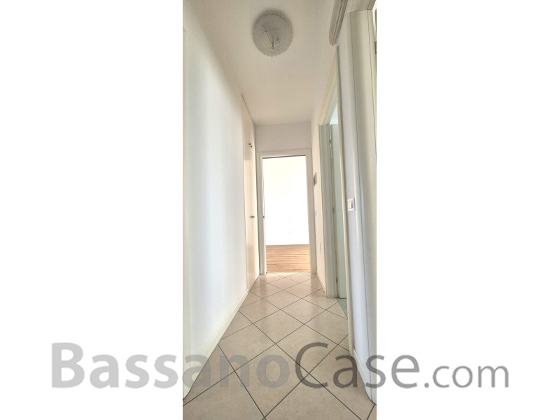 APPARTAMENTO BICAMERE CON TERRAZZO ABITABILE IN VENDITA A BASSANO DEL GRAPPA - Foto 6 di 13