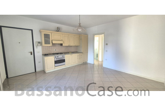 APPARTAMENTO BICAMERE CON TERRAZZO ABITABILE IN VENDITA A BASSANO DEL GRAPPA - Foto 3 di 13