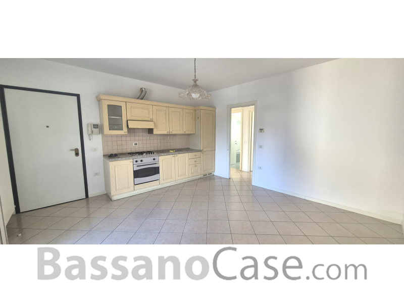 APPARTAMENTO BICAMERE CON TERRAZZO ABITABILE IN VENDITA A BASSANO DEL GRAPPA - Foto 3 di 13