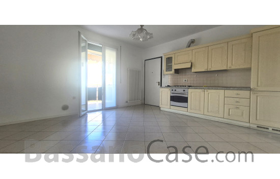 APPARTAMENTO BICAMERE CON TERRAZZO ABITABILE IN VENDITA A BASSANO DEL GRAPPA - Foto 2 di 13