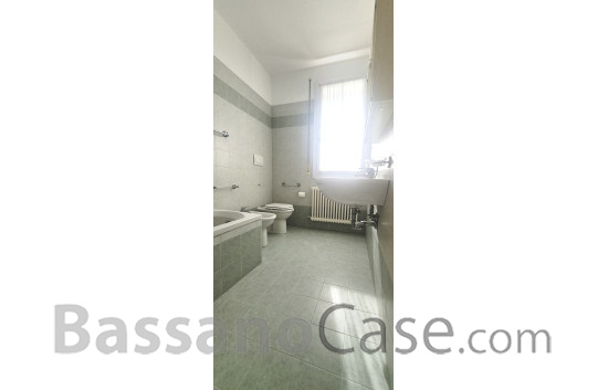 APPARTAMENTO BICAMERE CON TERRAZZO ABITABILE IN VENDITA A BASSANO DEL GRAPPA - Foto 11 di 13