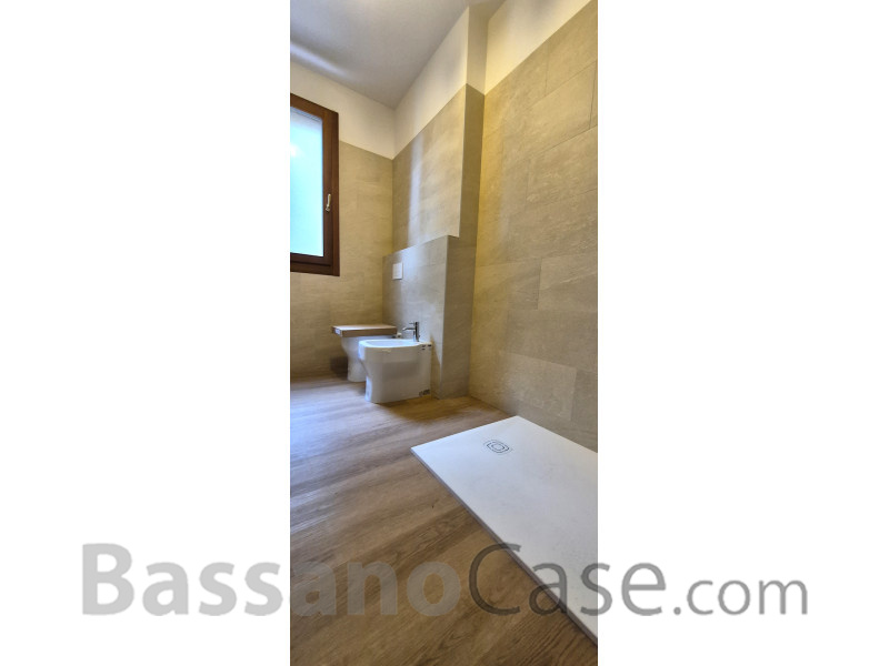 APPARTAMENTO CON DUE CAMERE E GIARDINO IN VENDITA A  ROMANO D'EZZELINO - Foto 5 di 9
