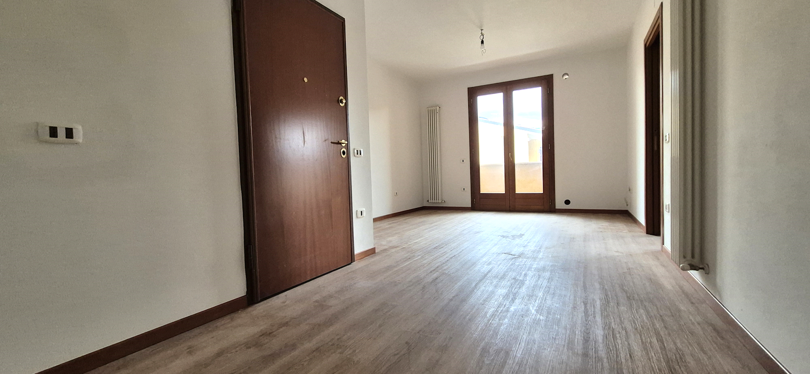 APPARTAMENTO CON DUE CAMERE E GIARDINO IN VENDITA A ROMANO D'EZZELINO - Foto 0 di 9 APPARTAMENTO CON DUE CAMERE E GIARDINO IN VENDITA A ROMANO D'EZZELINO - Foto 0 di 9