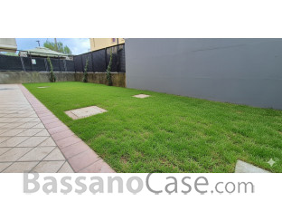 APPARTAMENTO CON DUE CAMERE E GIARDINO IN VENDITA A  ROMANO D'EZZELINO