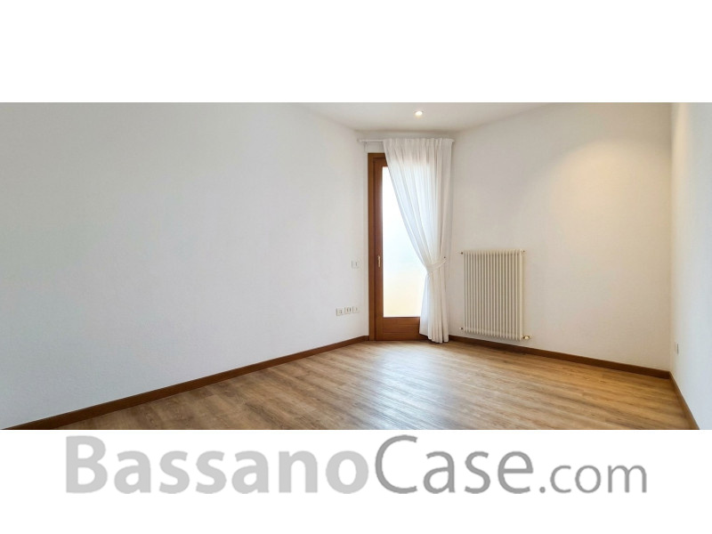 APPARTAMENTO CON DUE CAMERE E GIARDINO IN VENDITA A  ROMANO D'EZZELINO - Foto 7 di 8