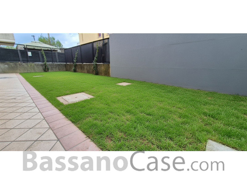 APPARTAMENTO CON DUE CAMERE E GIARDINO IN VENDITA A  ROMANO D'EZZELINO - Foto 3 di 8