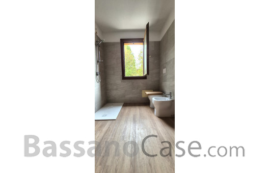 APPARTAMENTO CON DUE CAMERE IN VENDITA A  ROMANO D'EZZELINO - Foto 3 di 7
