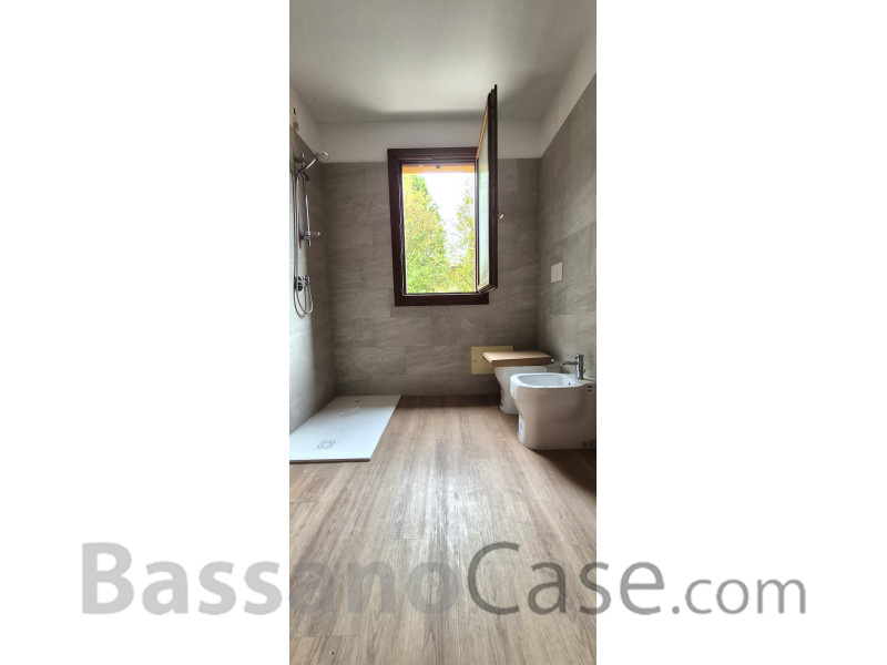 APPARTAMENTO CON DUE CAMERE IN VENDITA A  ROMANO D'EZZELINO - Foto 3 di 7