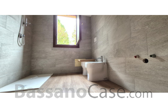 APPARTAMENTO CON DUE CAMERE IN VENDITA A  ROMANO D'EZZELINO - Foto 4 di 7