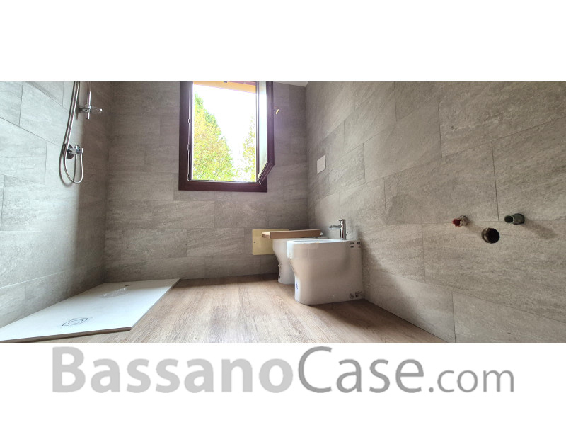 APPARTAMENTO CON DUE CAMERE IN VENDITA A  ROMANO D'EZZELINO - Foto 4 di 7