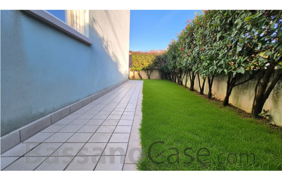 APPARTAMENTO INDIPENDENTE CON GIARDINO PRIVATO - Foto 4 di 13