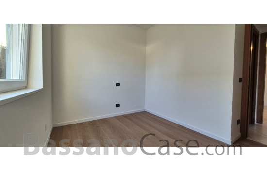 APPARTAMENTO INDIPENDENTE CON GIARDINO PRIVATO - Foto 8 di 13