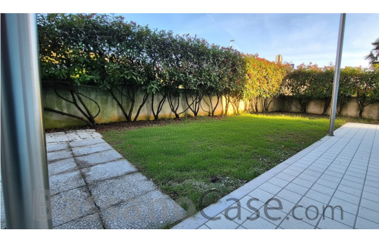 APPARTAMENTO INDIPENDENTE CON GIARDINO PRIVATO - Foto 3 di 13