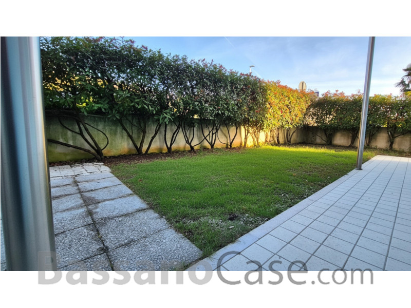 APPARTAMENTO INDIPENDENTE CON GIARDINO PRIVATO - Foto 3 di 13