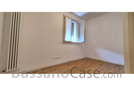 ELEGANTE APPARTAMENTO TRICAMERE IN AFFITTO A BASSANO DEL GRAPPA - Foto 5 di 11