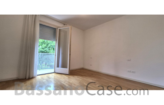 ELEGANTE APPARTAMENTO TRICAMERE IN AFFITTO A BASSANO DEL GRAPPA - Foto 4 di 11