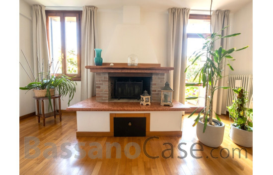 ELEGANTE PALAZZOTTO IN VENDITA IN CENTRO A MAROSTICA - Foto 1 di 14