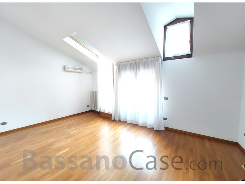 ELEGANTE PALAZZOTTO IN VENDITA IN CENTRO A MAROSTICA - Foto 9 di 14