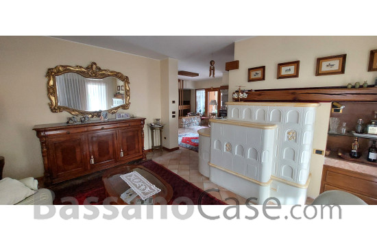 ELEGANTE VILLA SINGOLA IN VENDITA A BASSANO DEL GRAPPA - Foto 9 di 25