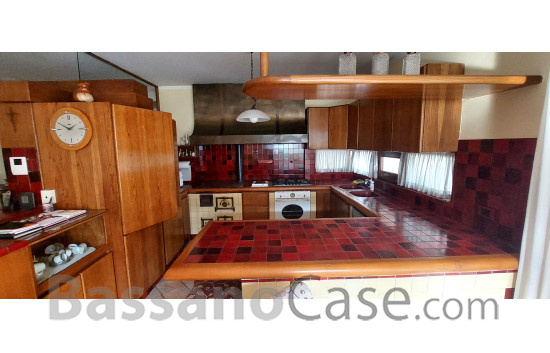 ELEGANTE VILLA SINGOLA IN VENDITA A BASSANO DEL GRAPPA - Foto 13 di 25