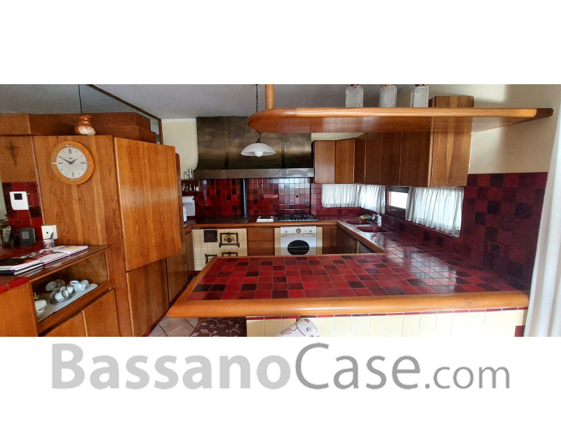 ELEGANTE VILLA SINGOLA IN VENDITA A BASSANO DEL GRAPPA - Foto 13 di 25